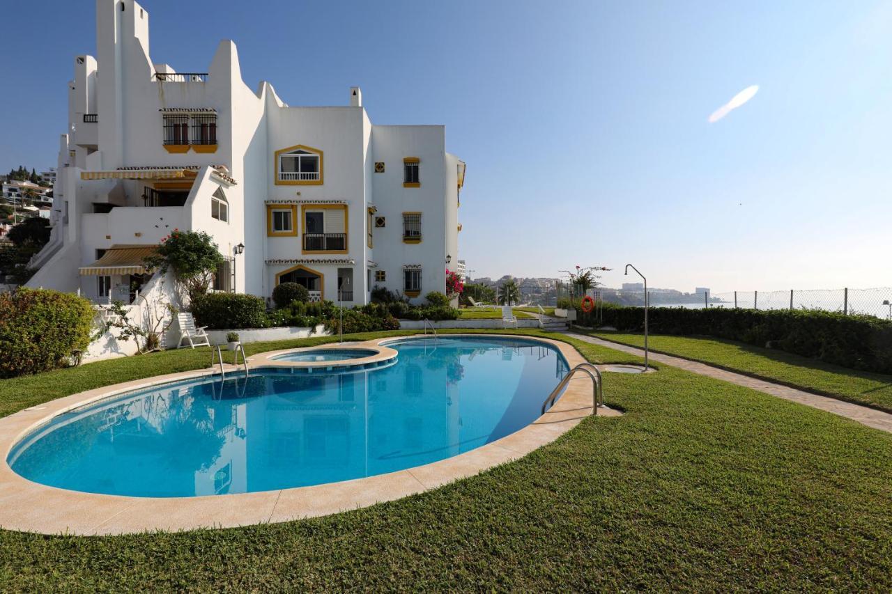 082 - Stunning Sea Views Beachfront Apartment Benalmádena Exterior photo
