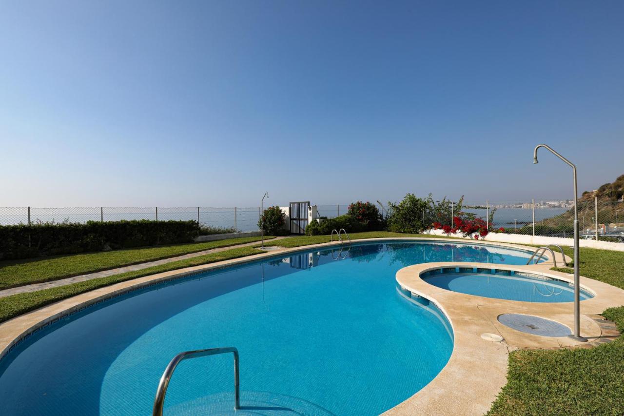082 - Stunning Sea Views Beachfront Apartment Benalmádena Exterior photo