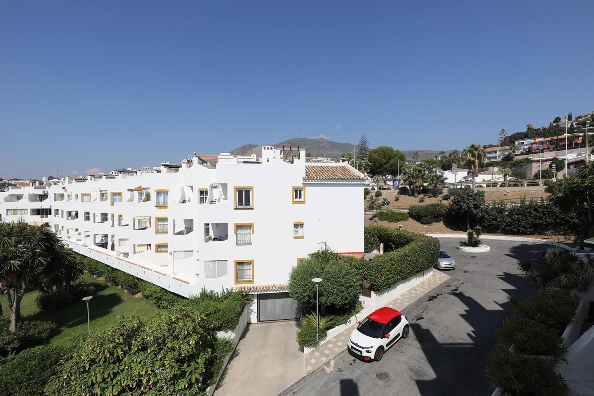 082 - Stunning Sea Views Beachfront Apartment Benalmádena Exterior photo