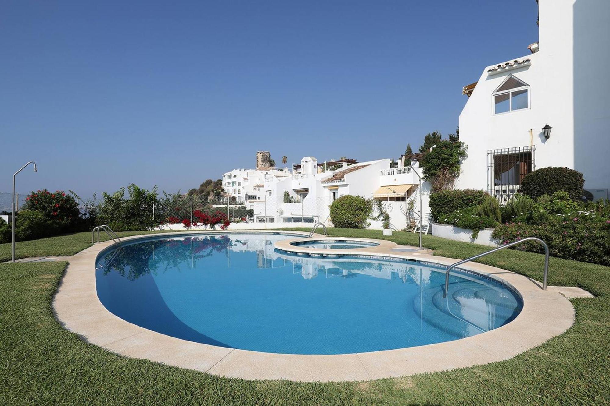 082 - Stunning Sea Views Beachfront Apartment Benalmádena Exterior photo