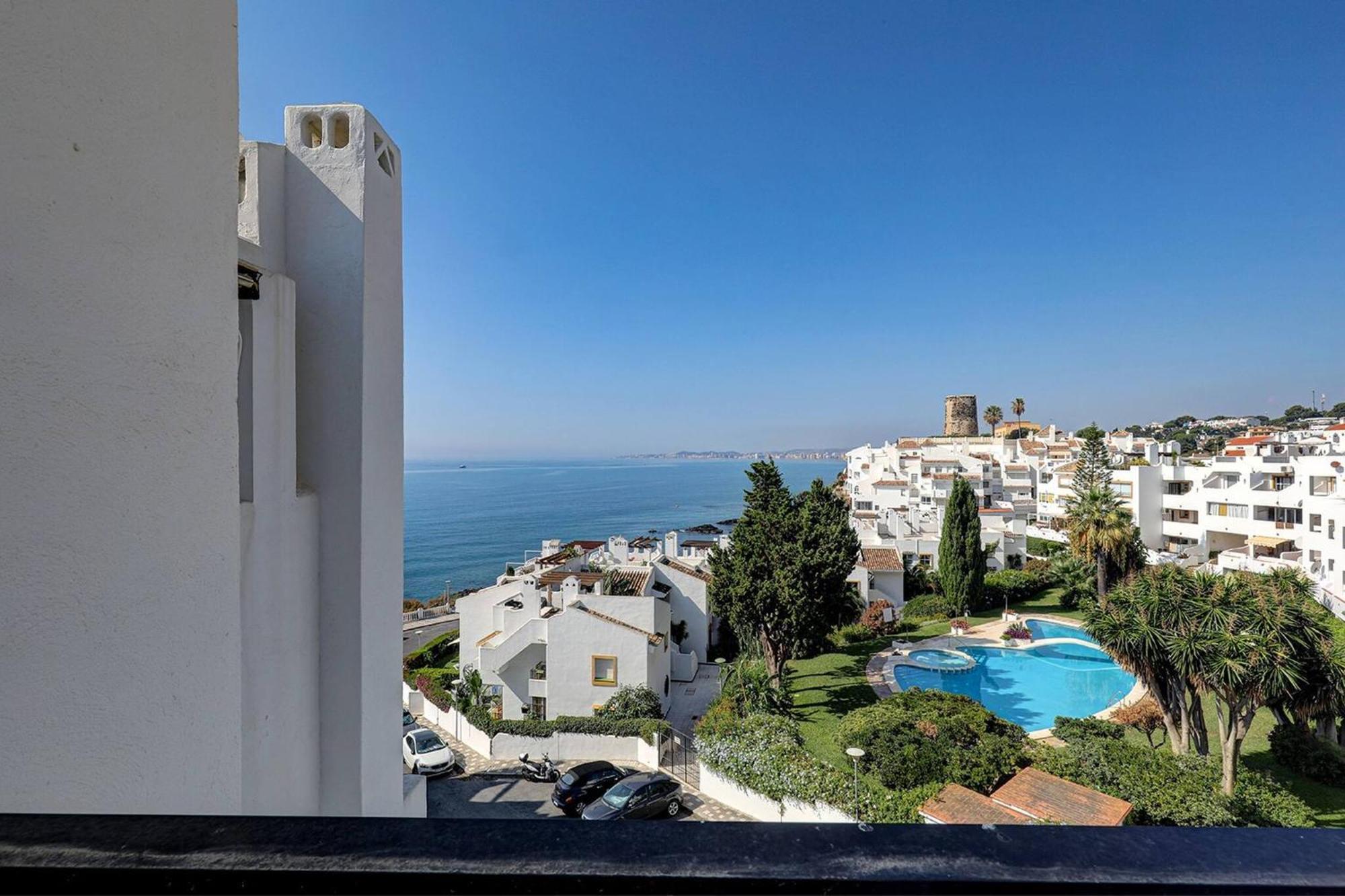 082 - Stunning Sea Views Beachfront Apartment Benalmádena Exterior photo