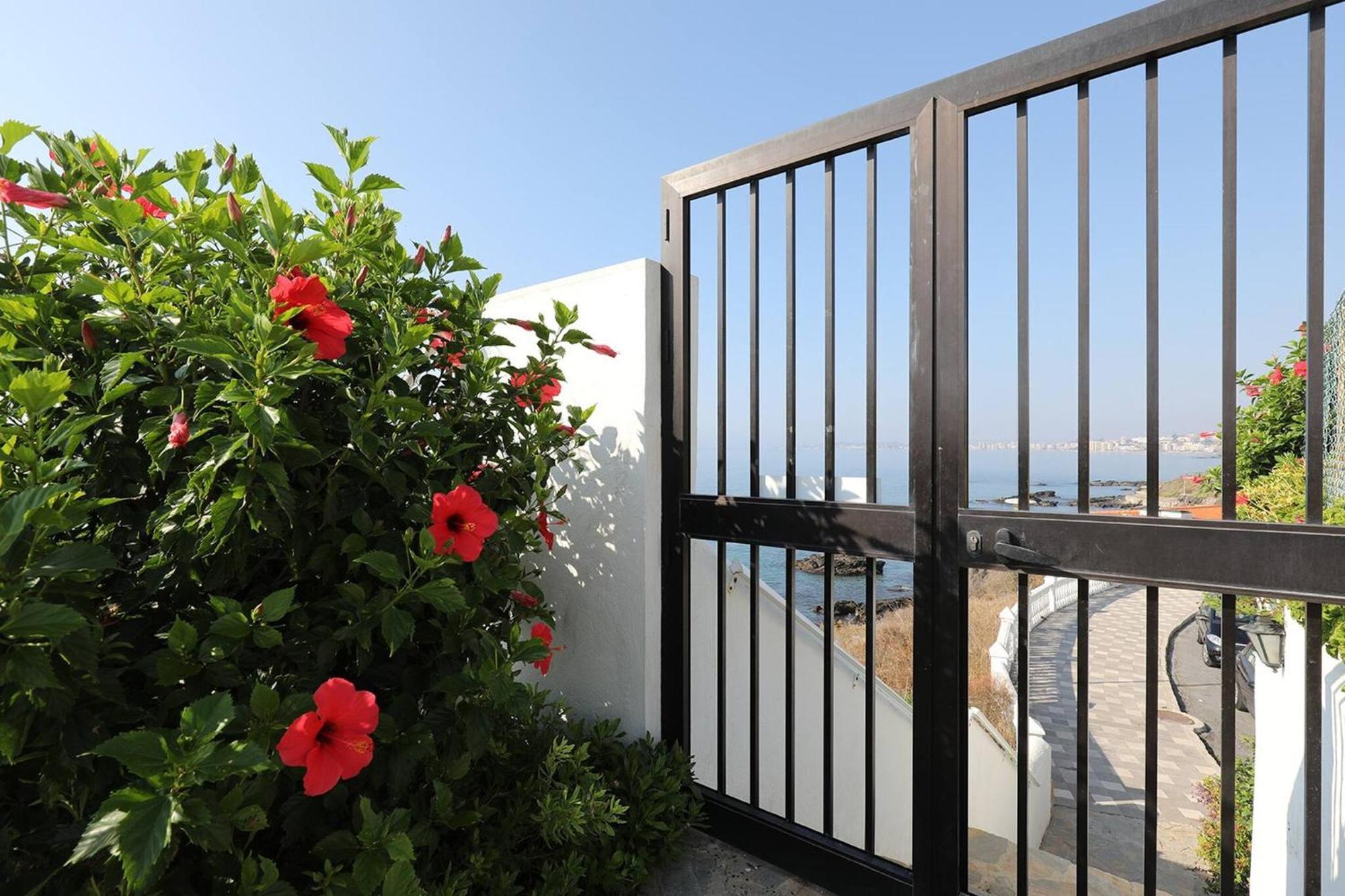 082 - Stunning Sea Views Beachfront Apartment Benalmádena Exterior photo